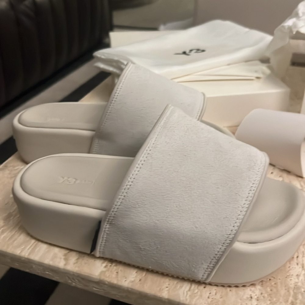 Y-3 Slides. UNISEX